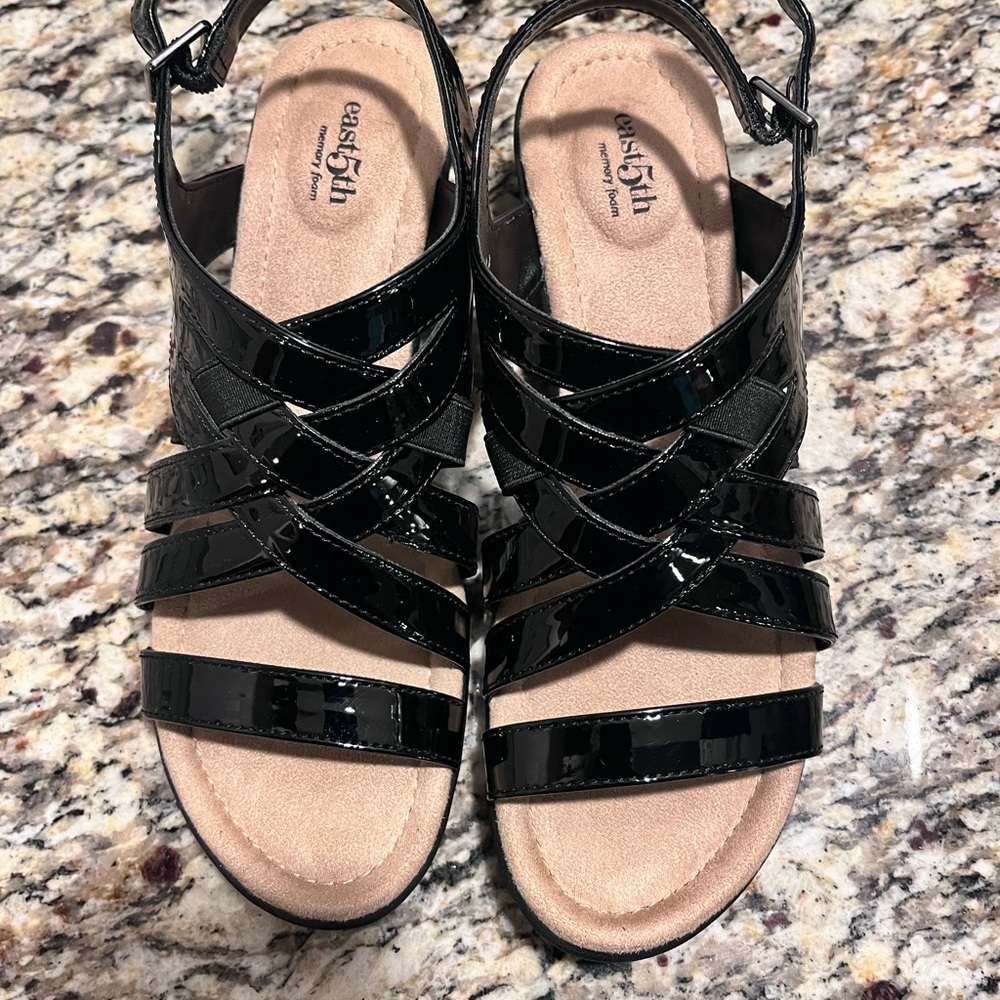 ✨ New East 5th Black Patent Memory Foam Comfort Sandals ✨